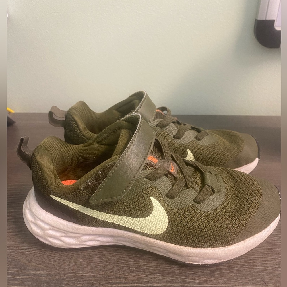 Nike Green Running Shoes - 12c